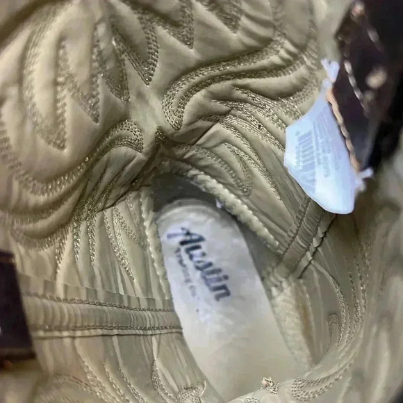 Austin Trading Co. Kid's Cowboy Pull On Boots Brown
Faux Leather Size 3 - Picture 10 of 15